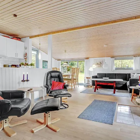 Three-bedroom In Vakantiehuis *