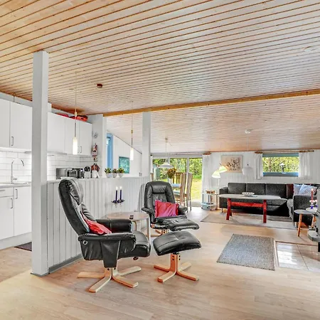 Vakantiehuis Three-bedroom In *