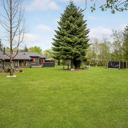 Stunning Home In Oksbol With Wifi *